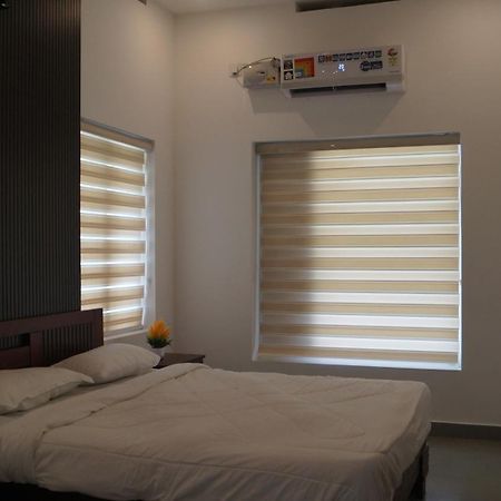 Blue Lake Villa Kollam Exterior photo