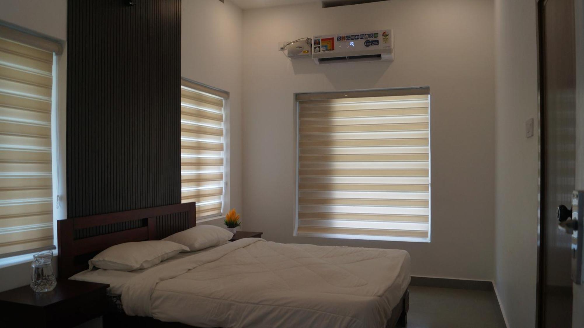 Blue Lake Villa Kollam Exterior photo