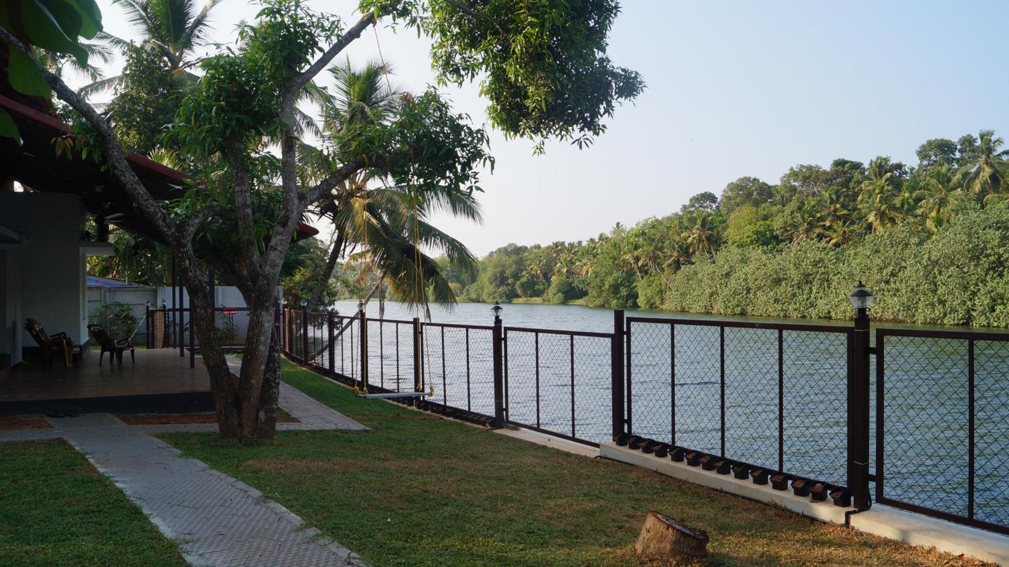 Blue Lake Villa Kollam Exterior photo